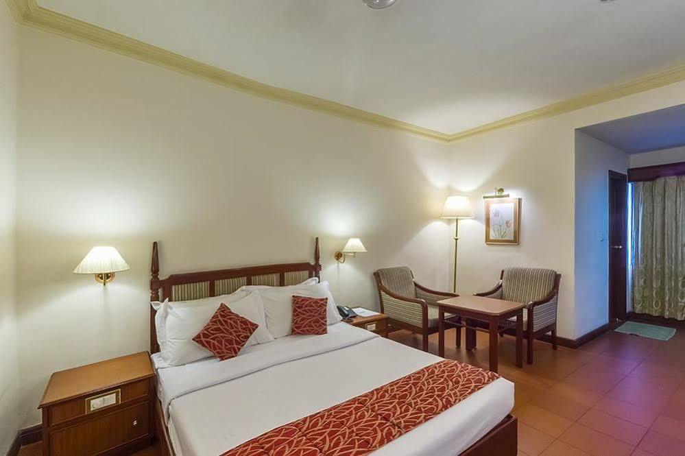 Issacs Residency Hotel Munnar Eksteriør billede